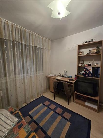 Apartament cu 3 camere semidecomandat în Brâncoveanu