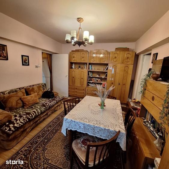 Apartament cu 2 camere semidecomandat, mobilat în Central