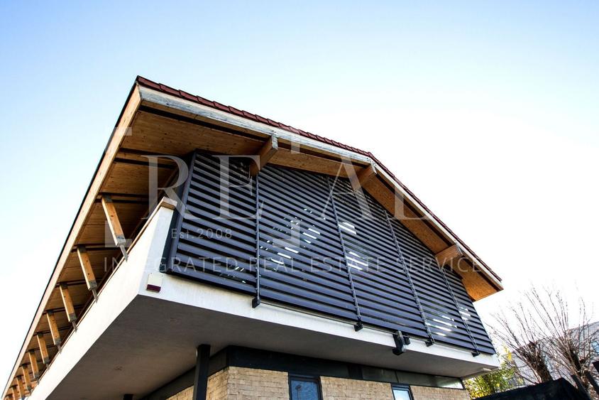 Casă individuală cu 7 camere cu Canalizare în Lacul Tei