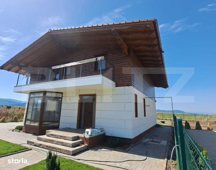 Casa Deosebita In Tarlungeni | 780 Mp Teren | ~198 Mp Utili - 1