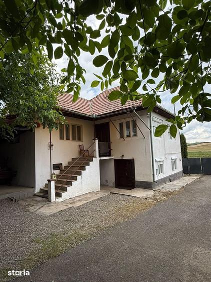 Casă cu 4 camere cu Teren 1900 Mp în Frunzeni