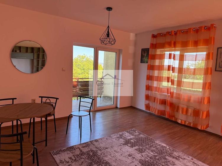 Casă cu 5 camere cu Canalizare în Andrei Mureșanu