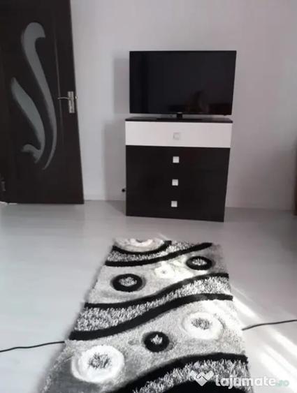 Apartament cu 2 camere decomandat în Exterior Vest