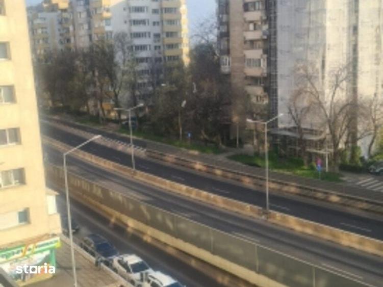 Apartament cu 3 camere decomandat în Colentina
