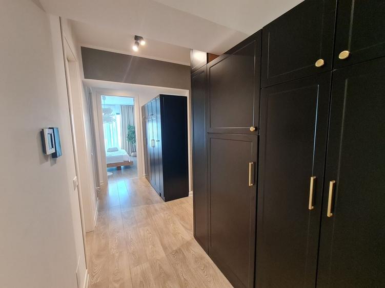 Apartament cu 3 camere decomandat în Aviației