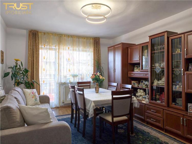 Casă cu 8 camere cu Teren 560 Mp în Someșeni