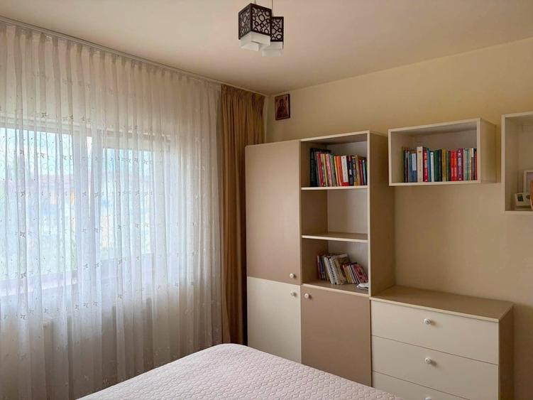 Apartament cu 3 camere decomandat în Metalurgie