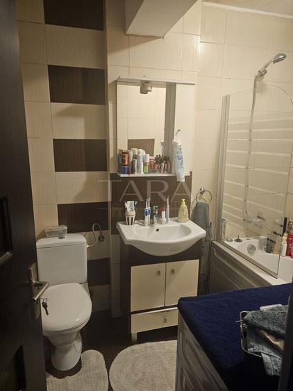 Apartament cu 3 camere decomandat, mobilat în Florești