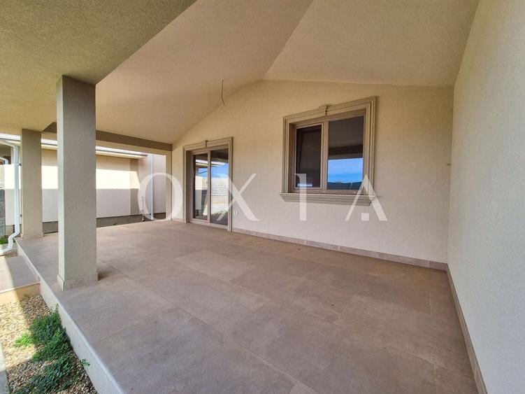 Duplex cu 5 camere cu Canalizare în Giroc