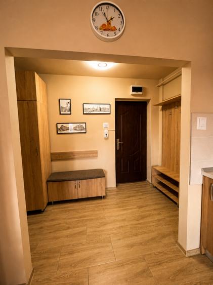 Apartament cu 2 camere semidecomandat, mobilat în Ultracentral