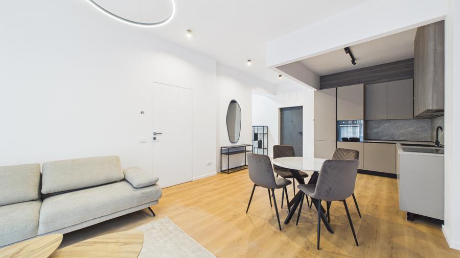 Apartament cu 2 camere semidecomandat în Grivița
