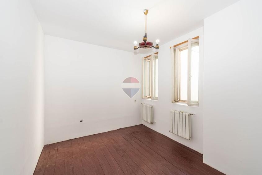 Casă individuală cu 5 camere cu Teren 125 Mp în Gara de Nord