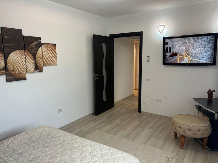 Apartament cu 2 camere decomandat în Exterior Vest
