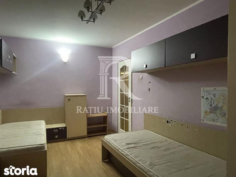 Apartament cu 3 camere în Decebal