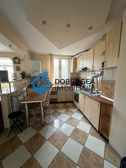Apartament cu 3 camere semidecomandat, mobilat în 23 August