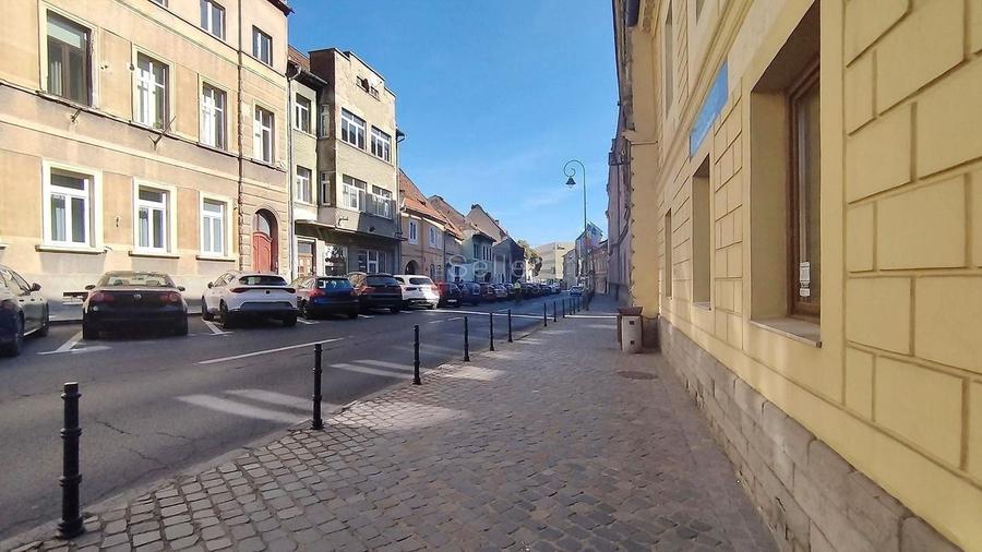 Apartament cu 2 camere semidecomandat în Centrul Istoric