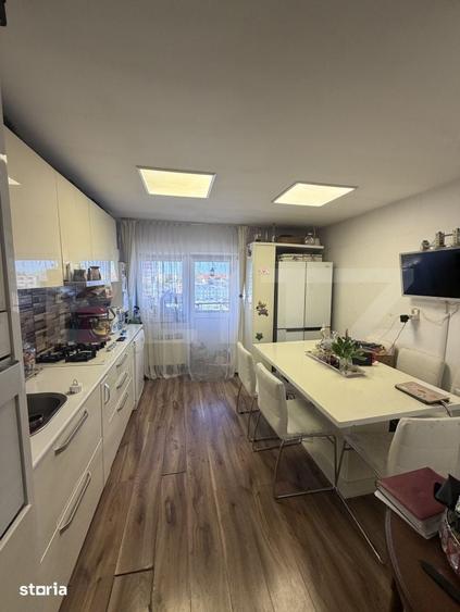 Apartament cu 3 camere în Soarelui