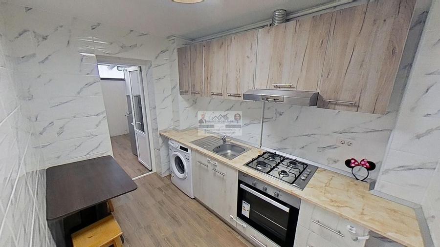 Apartament cu 3 camere semidecomandat, mobilat în Vest