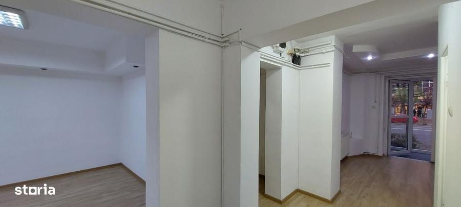Spațiu comercial, de 40 mp, în Central