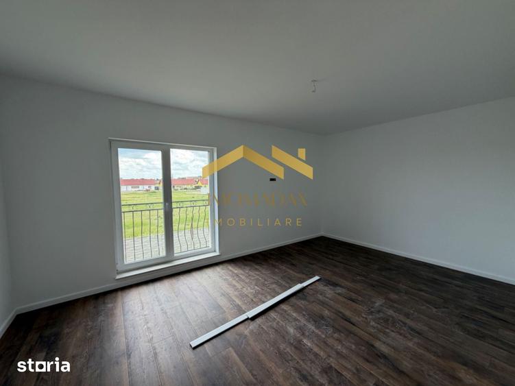 Casă cu 4 camere cu Teren 250 Mp în Remetea Mare