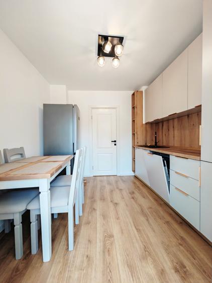 Apartament cu 2 camere decomandat în Timpuri Noi