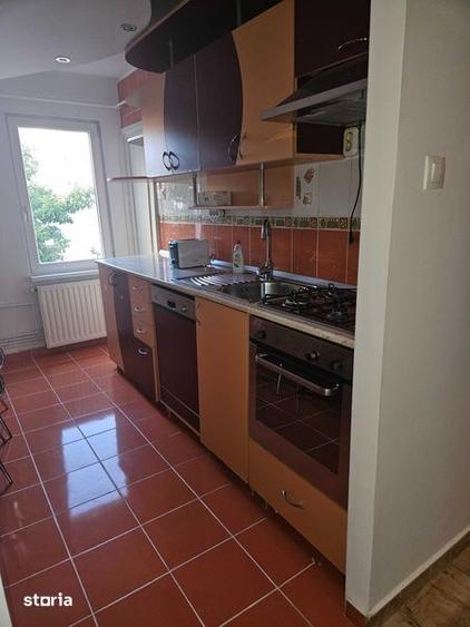 Apartament cu 3 camere decomandat în Libertății