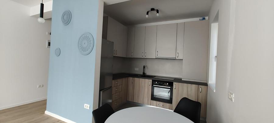 Apartament cu 2 camere semidecomandat în Aradului