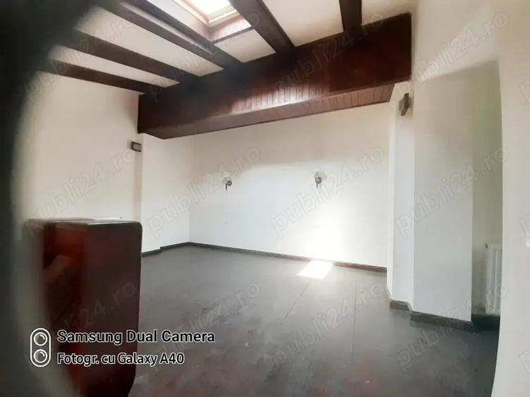 Apartament cu 4 camere decomandat în Forestier