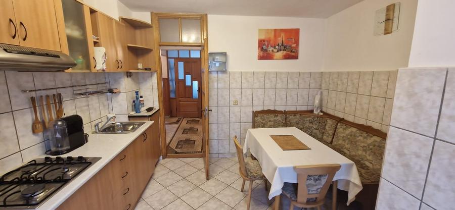 Apartament cu 4 camere decomandat, mobilat în Micro IV