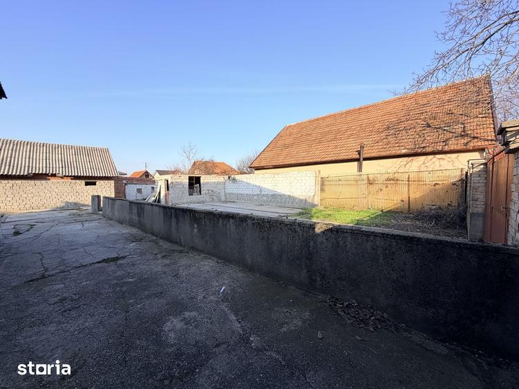 Teren de 400 mp, în Bujac