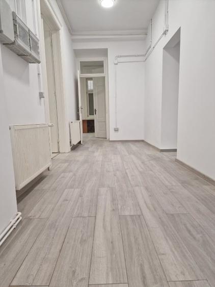 Birou, de 88 mp, în Central