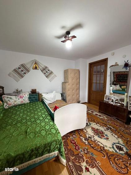 Casă cu 4 camere cu Teren 1141 Mp în Cașin