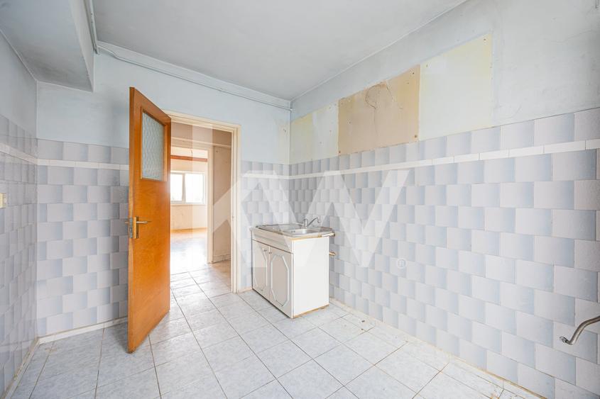 Apartament cu 3 camere decomandat în Noua