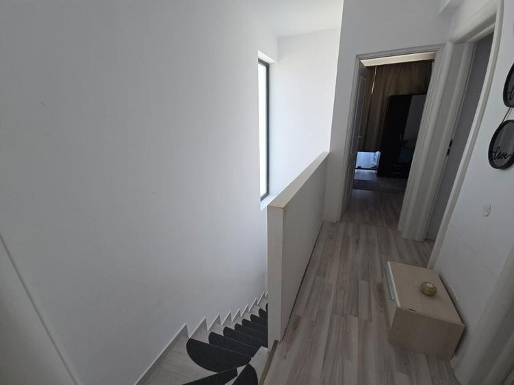 Casă individuală cu 4 camere cu Canalizare în Berceni