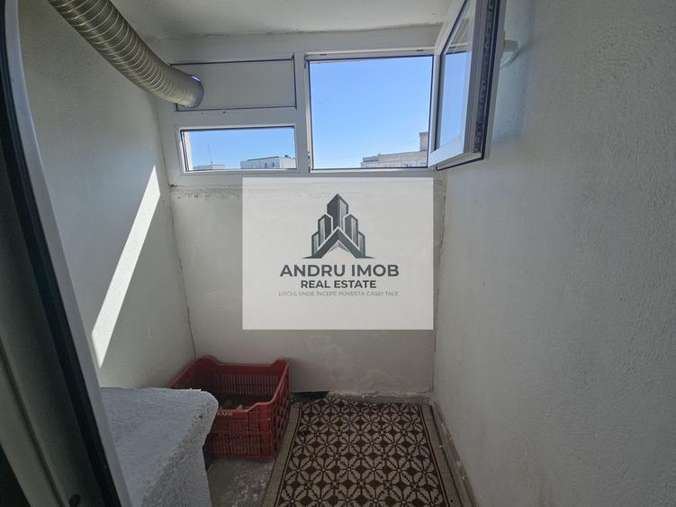 Apartament cu 3 camere decomandat în Dristor