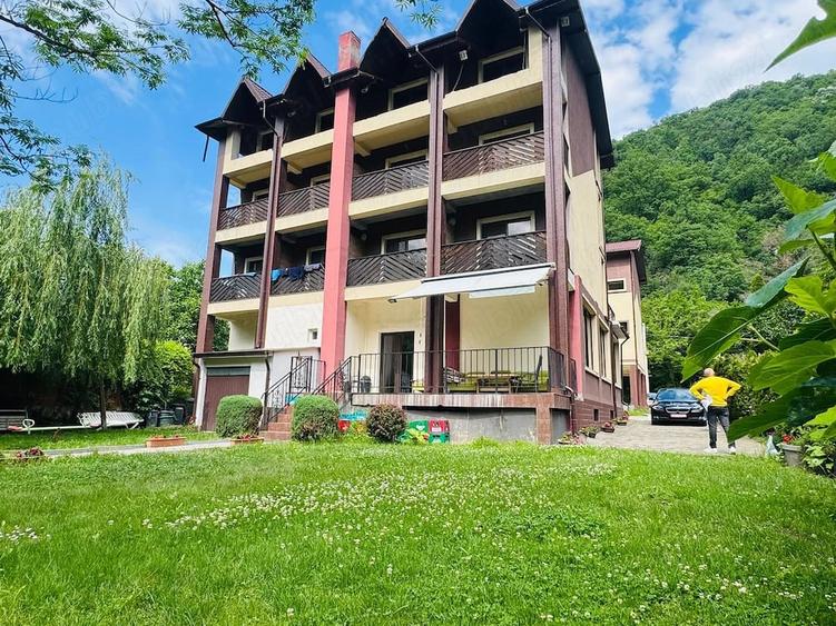 Spațiu comercial, de 1,860 mp, în Central