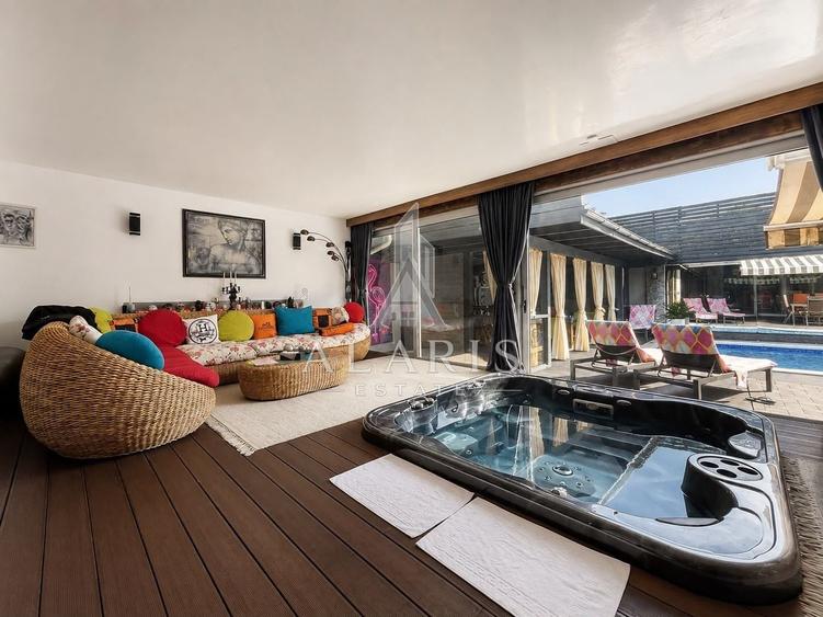 Casă individuală cu 7 camere cu Piscina în Aradului