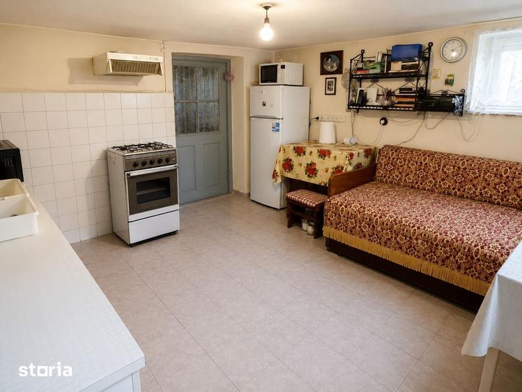 Casă cu 4 camere cu Teren 1349 Mp în Albești