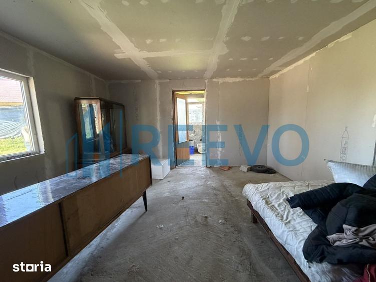 Casă cu 3 camere cu Teren 1800 Mp în Dămienești