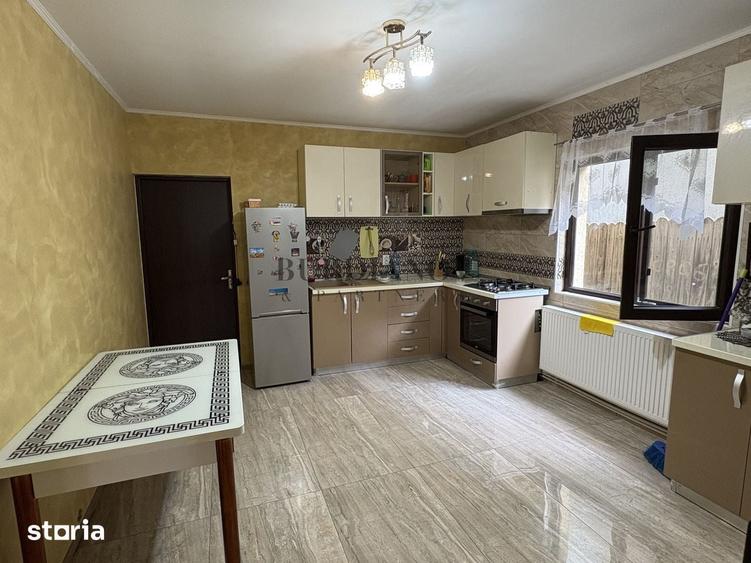 Casă cu 7 camere cu Teren 400 Mp în Brănești