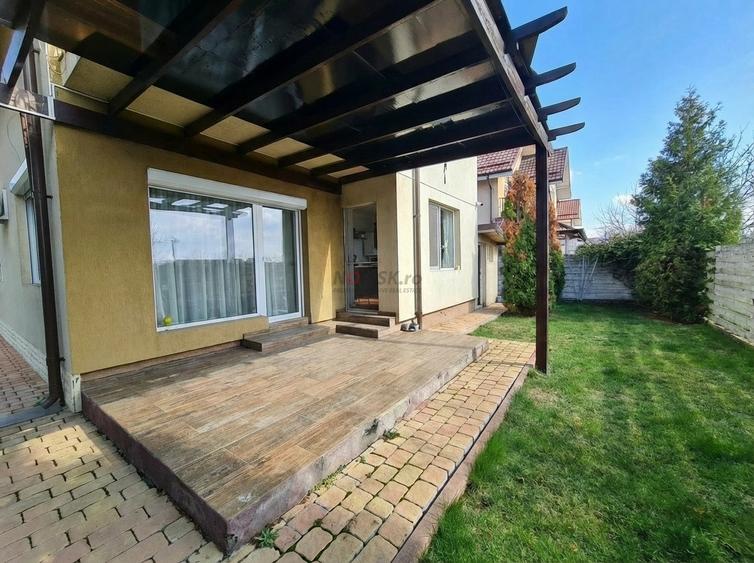 Casă individuală cu 4 camere cu Canalizare în Domnești
