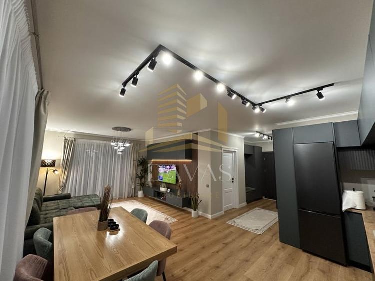Apartament cu 2 camere semidecomandat, mobilat în Bună Ziua