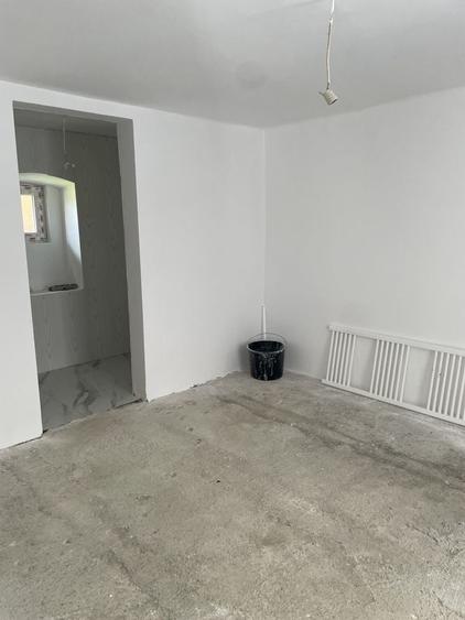 Casă cu 2 camere cu Teren 50 Mp în Bunloc