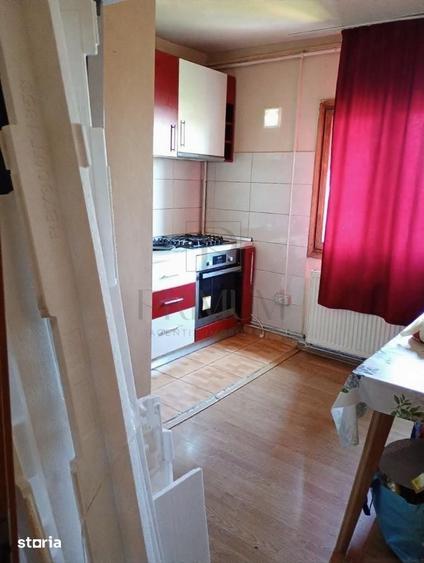 Apartament cu 3 camere decomandat în Bucovina