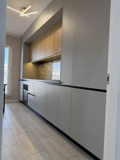 Apartament cu 3 camere decomandat în Tunari