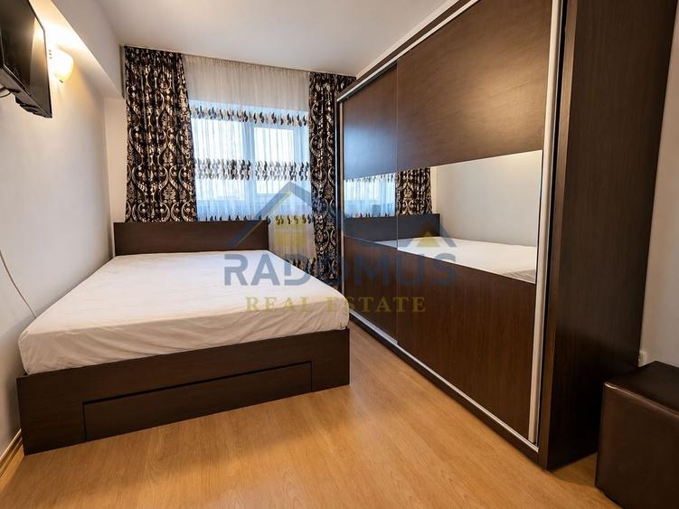 Apartament cu 3 camere decomandat, mobilat în P-ța Mihai Viteazu