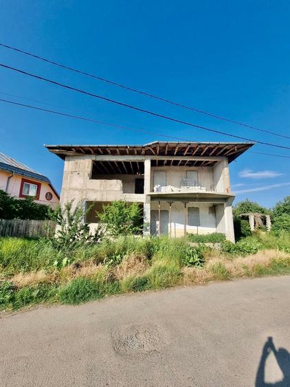 Casă cu 4 camere în Tecuci