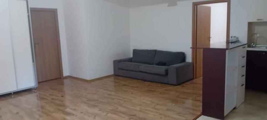 Apartament cu 2 camere semidecomandat în Exterior Vest