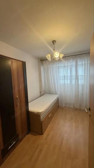 Apartament cu 3 camere semidecomandat, mobilat în Alexandru Obregia