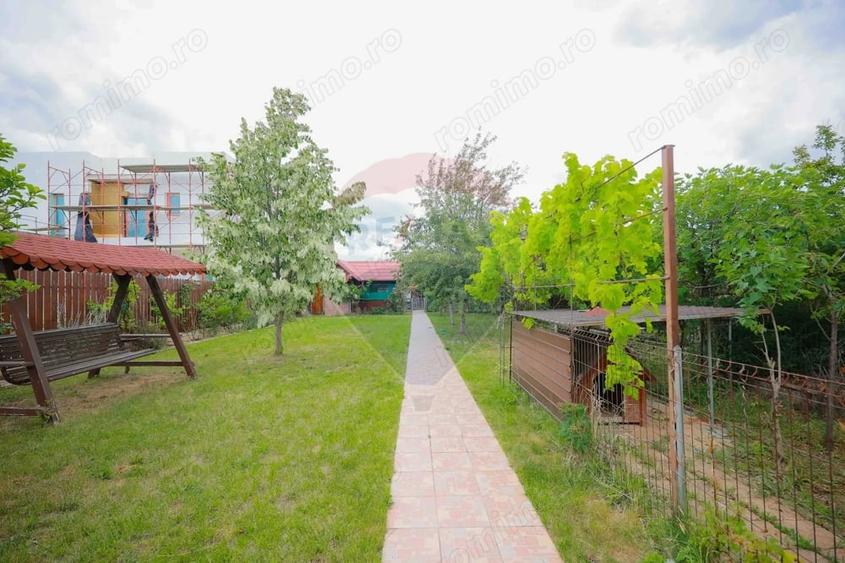 Casă cu 5 camere cu Teren 1000 Mp în Sânmartin